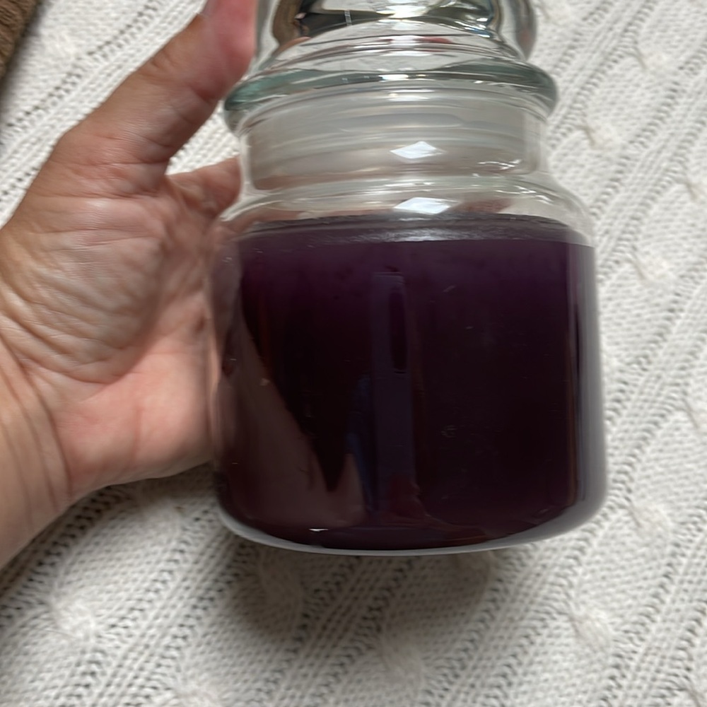 New unused Yankee Candle Lavender Vanilla jar. 14.5 oz. 65-90 burn time. Purple - Picture 6 of 8